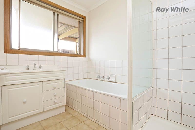 16 Irvine Court, ALTONA MEADOWS VIC 3028, Altona Meadows - Thumbnail 6