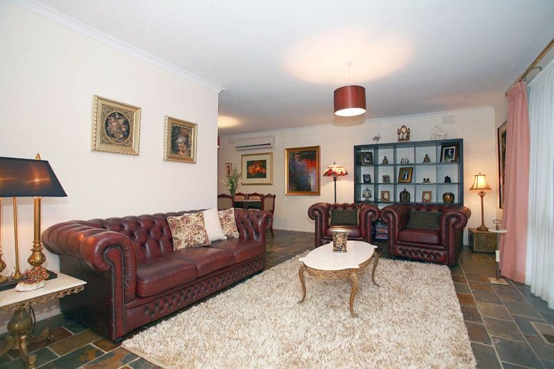 17 Rangeview Road, LOWER PLENTY VIC 3093, Lower Plenty - Thumbnail 2