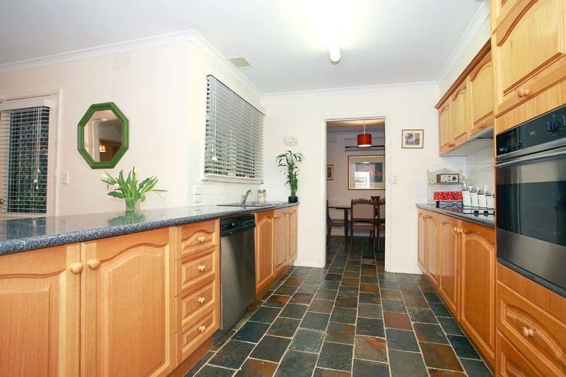 17 Rangeview Road, LOWER PLENTY VIC 3093, Lower Plenty - Thumbnail 4