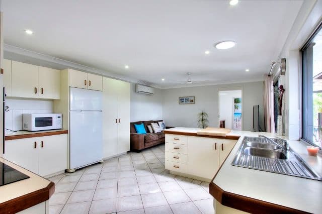 7 Adair Court, SPRINGWOOD QLD 4127, Springwood - Thumbnail 4