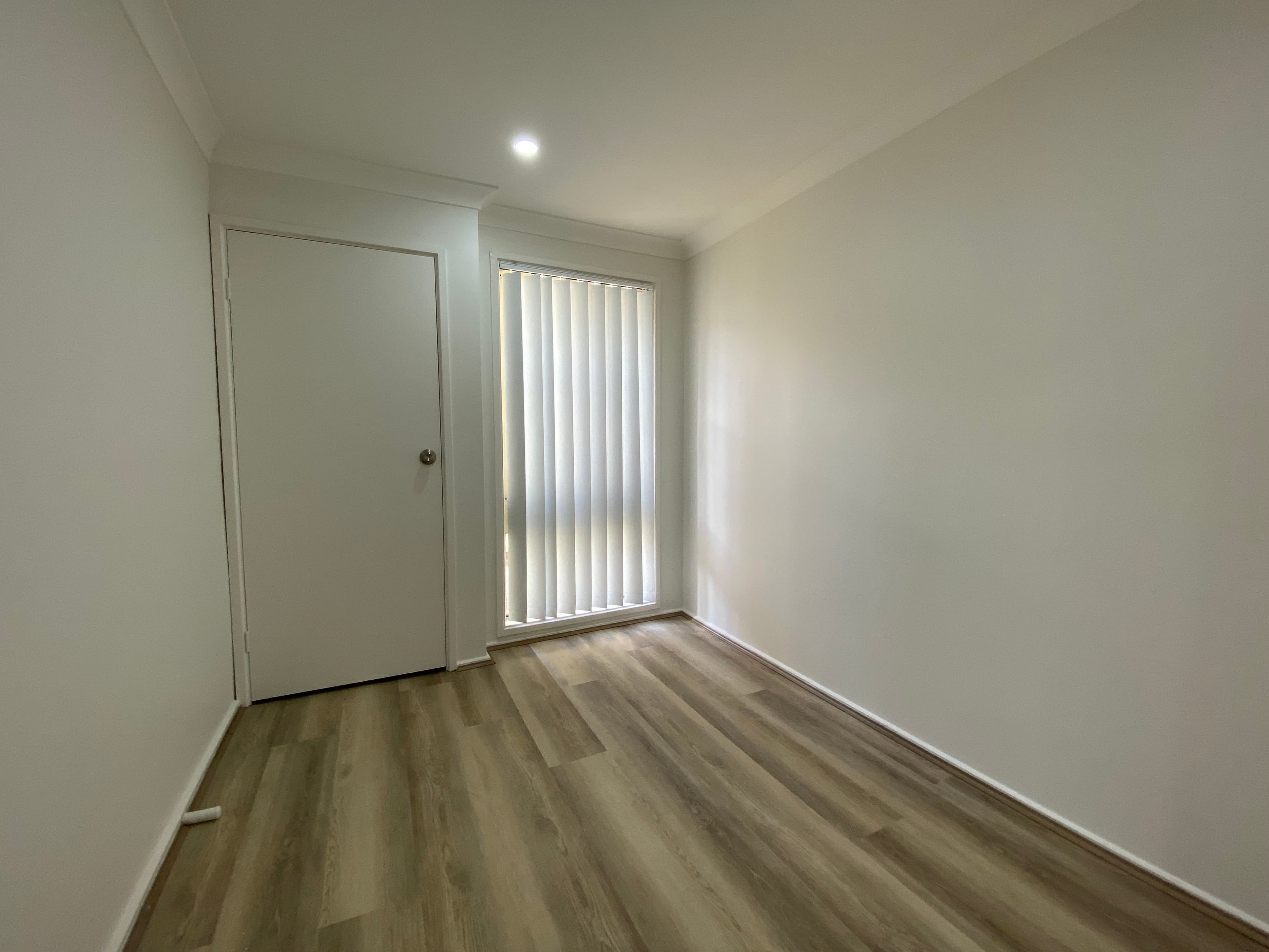 33 FALCON Circuit, Green Valley NSW 2168, Green Valley - Thumbnail 6