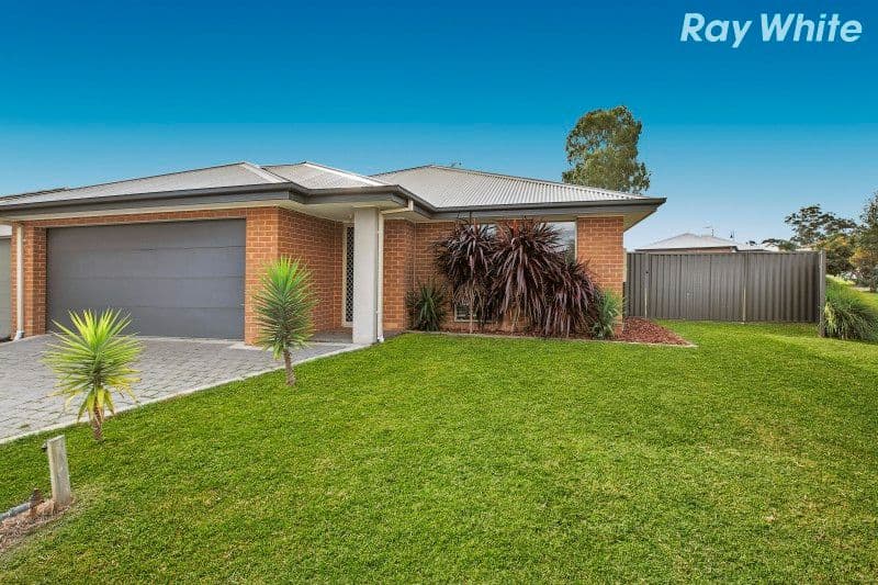 2 Chestnut Chase, Pakenham VIC 3810, Pakenham - Image 1