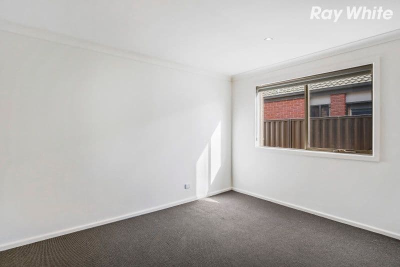 2 Chestnut Chase, Pakenham VIC 3810, Pakenham - Thumbnail 5