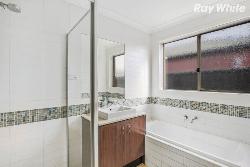 2 Chestnut Chase, Pakenham VIC 3810, Pakenham - Thumbnail 6