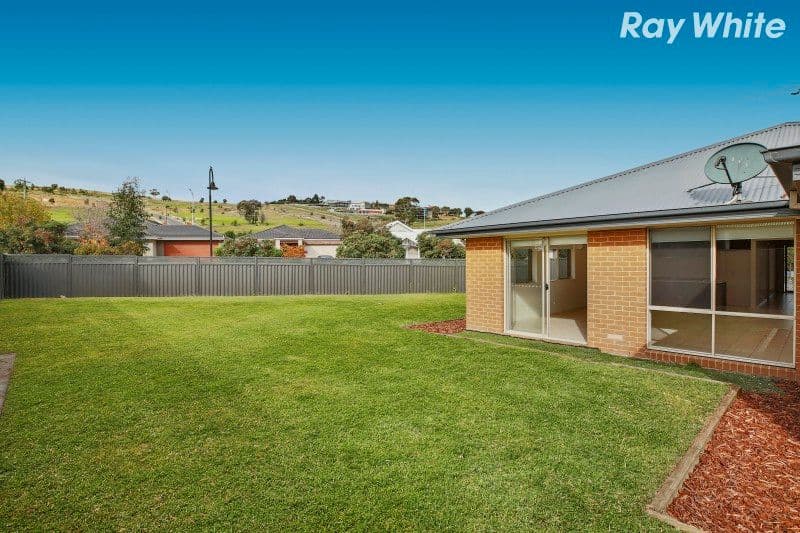 2 Chestnut Chase, Pakenham VIC 3810, Pakenham - Thumbnail 7