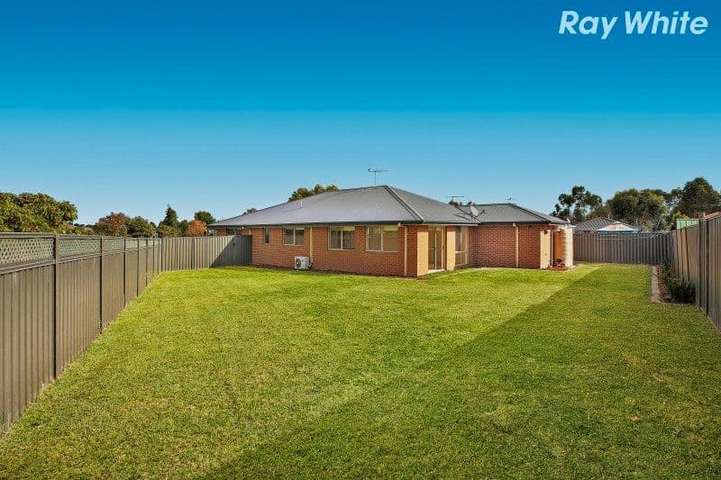 2 Chestnut Chase, Pakenham VIC 3810, Pakenham - Thumbnail 8