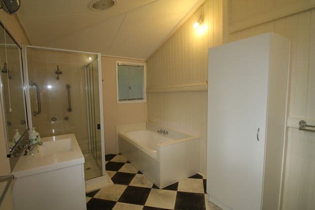 24 Raff Street, ALLORA QLD 4362, Allora - Thumbnail 6