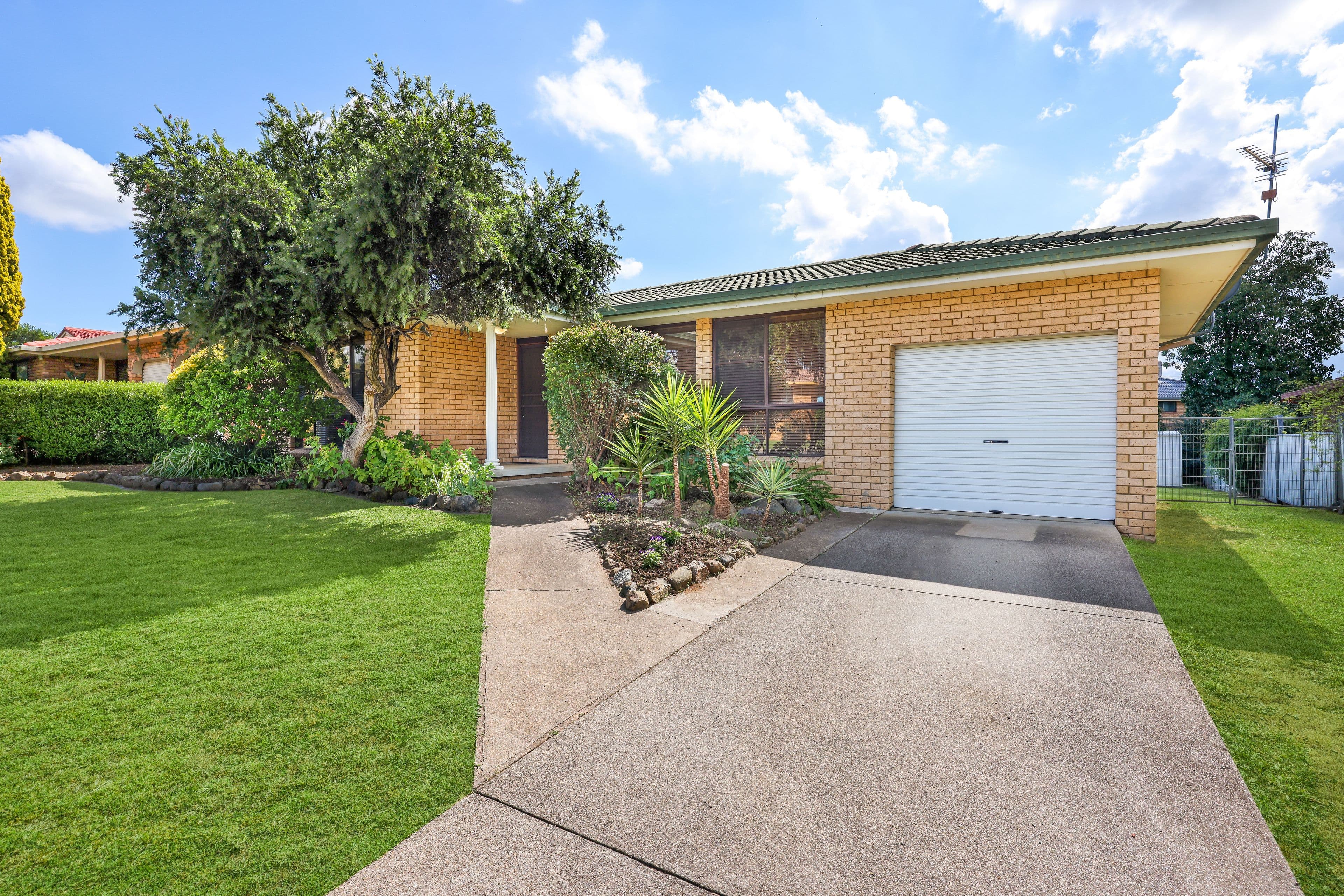 53 Amaroo Road, Tamworth NSW 2340, Hillvue - Image 1