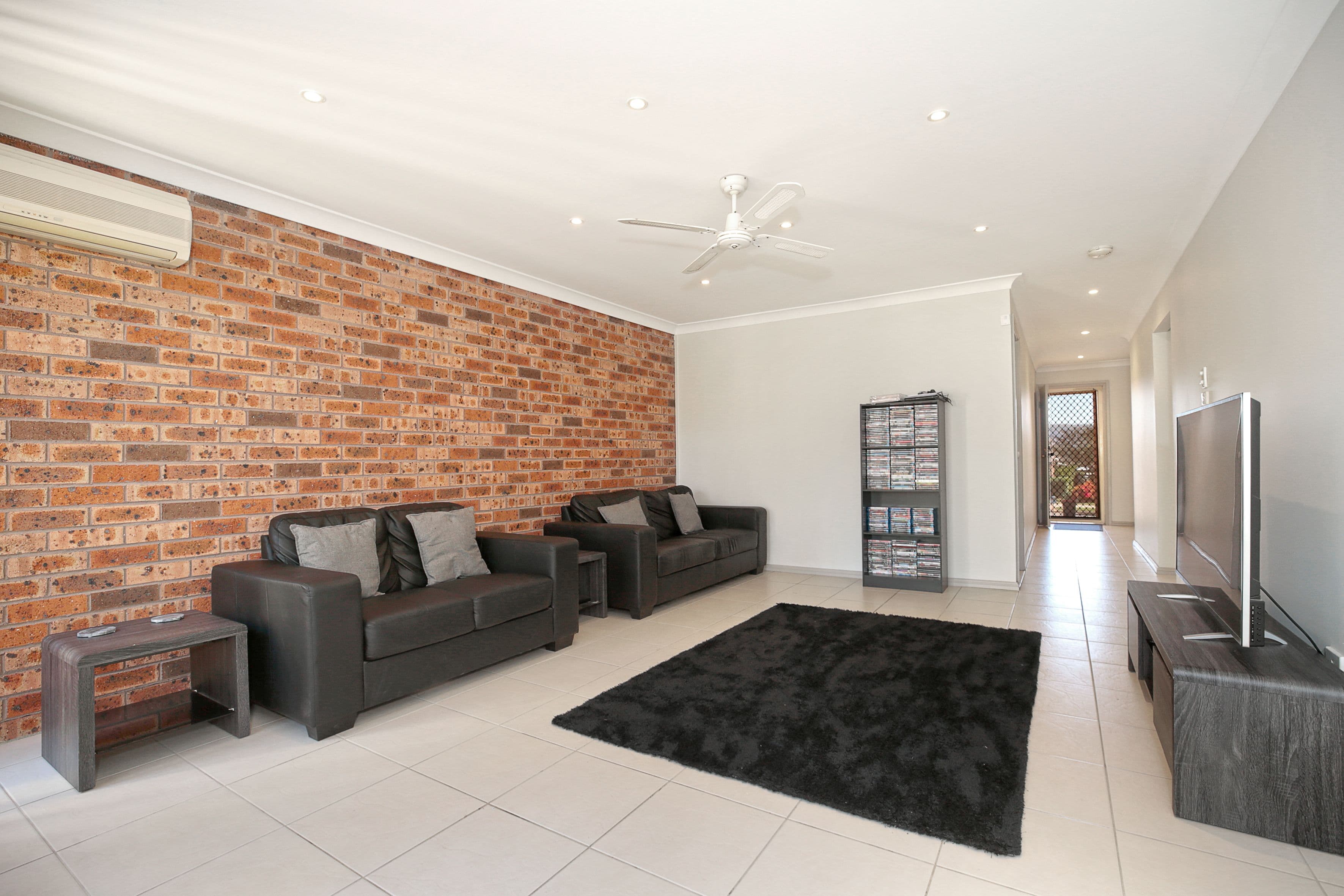 24 School House Road, Glenmore Park - Image 1
