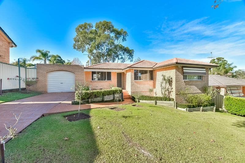 67 Pinaroo Crescent, Bradbury - Image 1