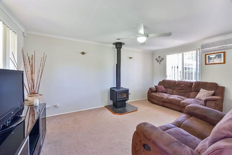 67 Pinaroo Crescent, Bradbury - Thumbnail 2