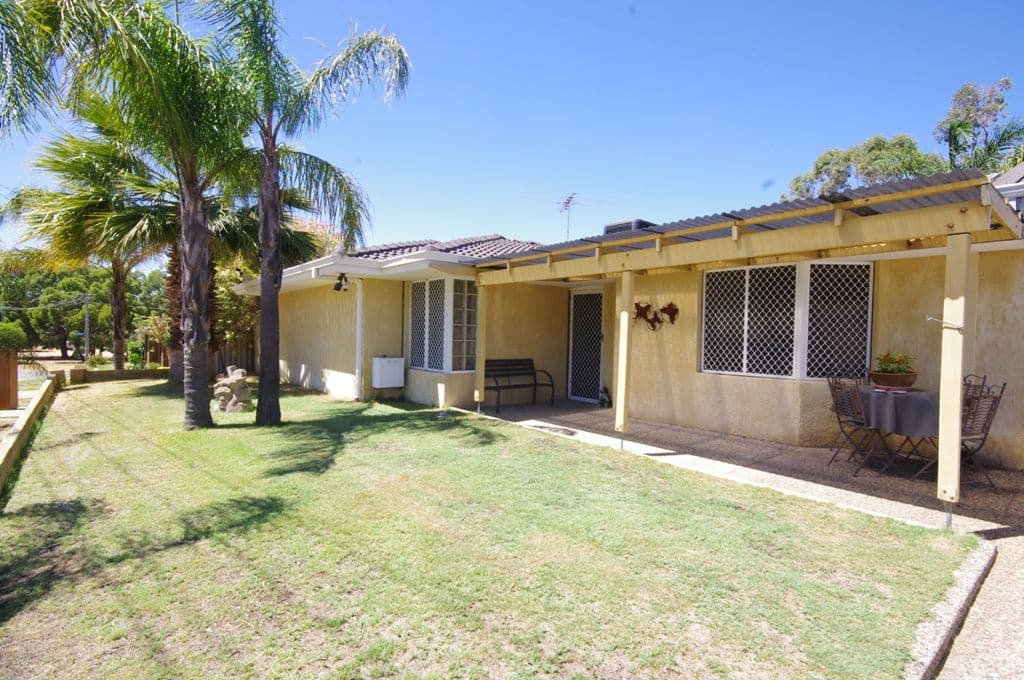 2 Pinewood Green, MIRRABOOKA WA 6061, Mirrabooka - Thumbnail 2