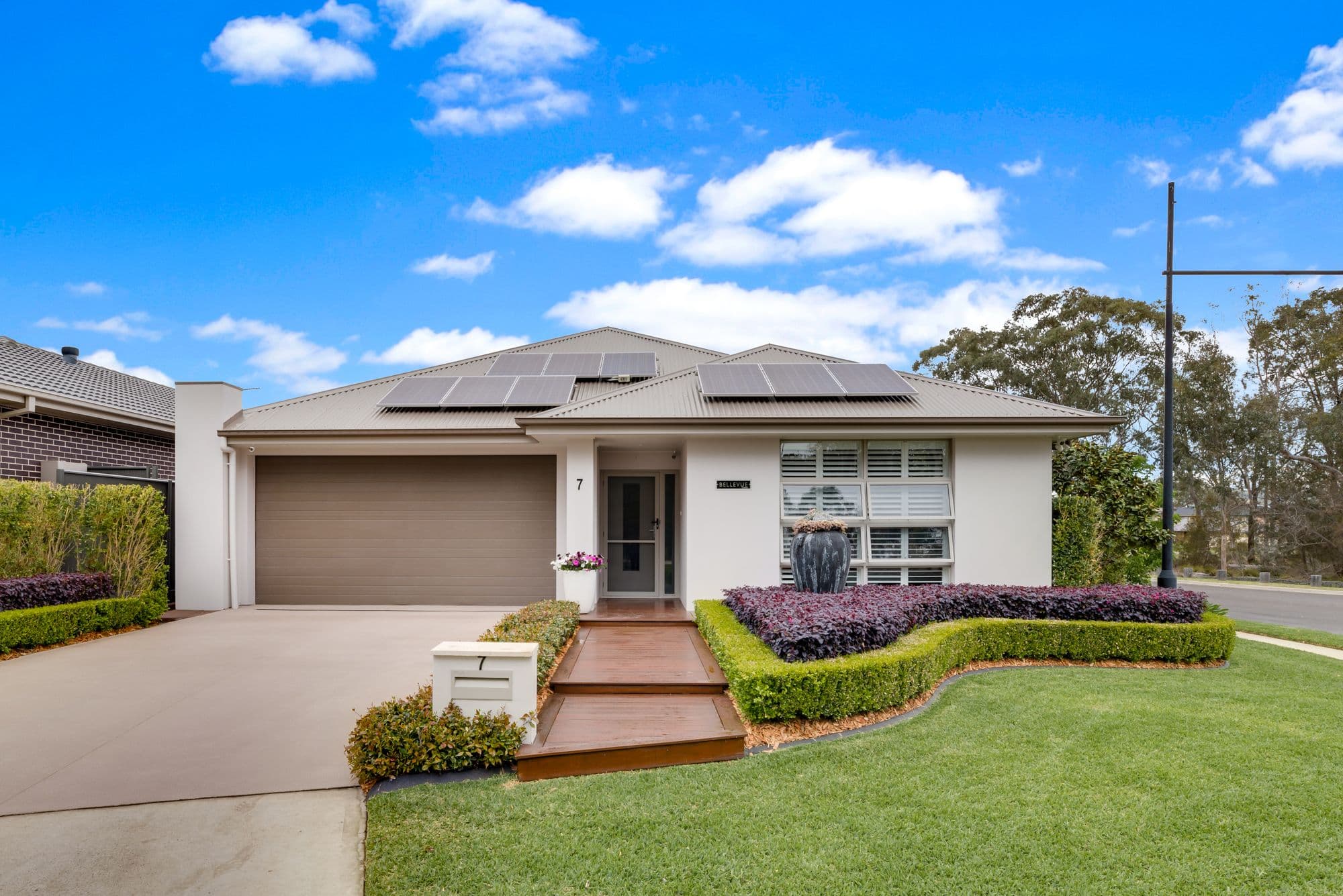 7 Cowra Place, Ropes Crossing - Image 1