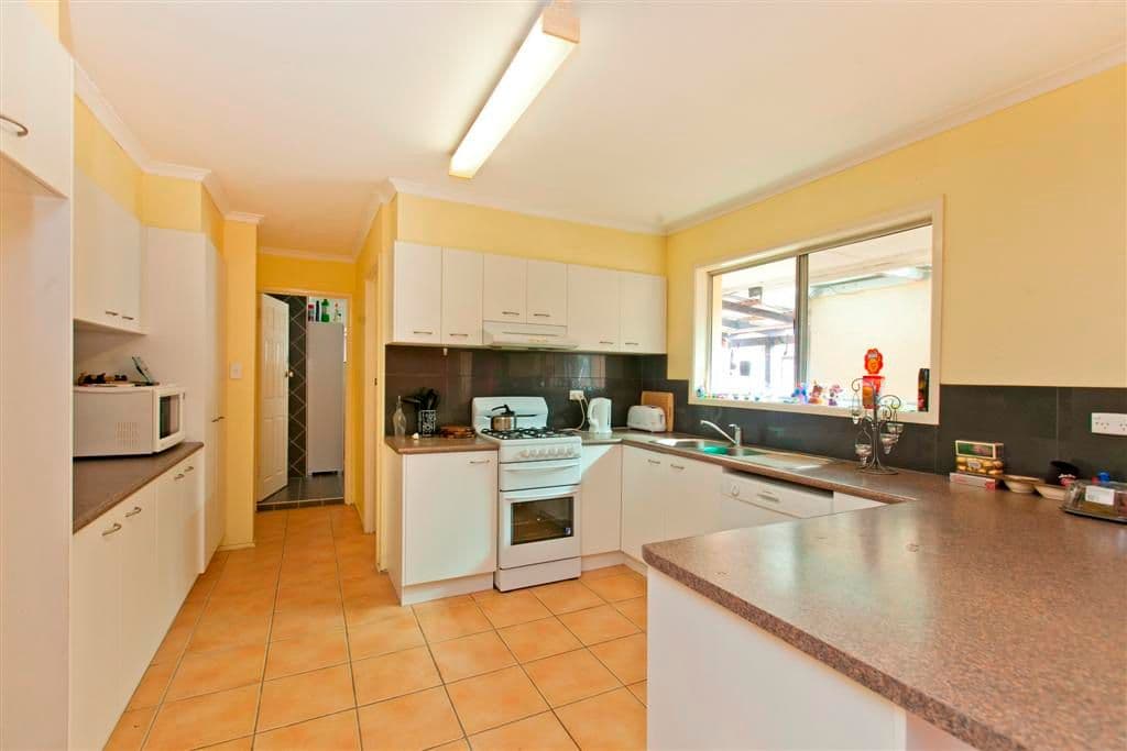 2 Denice Street, BIRKDALE QLD 4159, Birkdale - Thumbnail 3