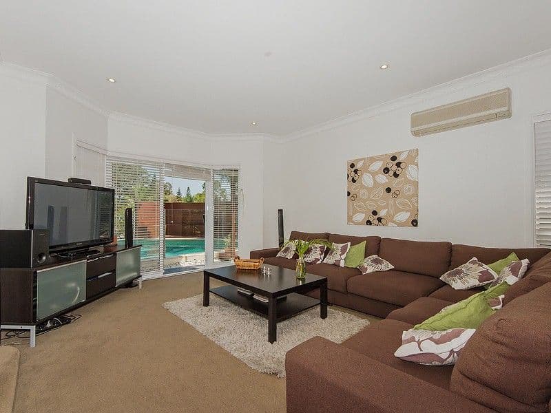 10 Woolmere Street, CARRARA QLD 4211, Carrara - Thumbnail 2