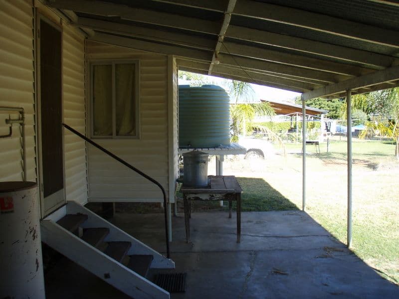 35  Watson Street, CHARLEVILLE QLD 4470, Charleville - Thumbnail 2