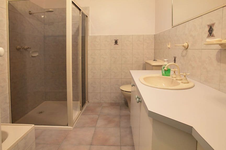 24 View Mount Road, WHEELERS HILL VIC 3150, Wheelers Hill - Thumbnail 6