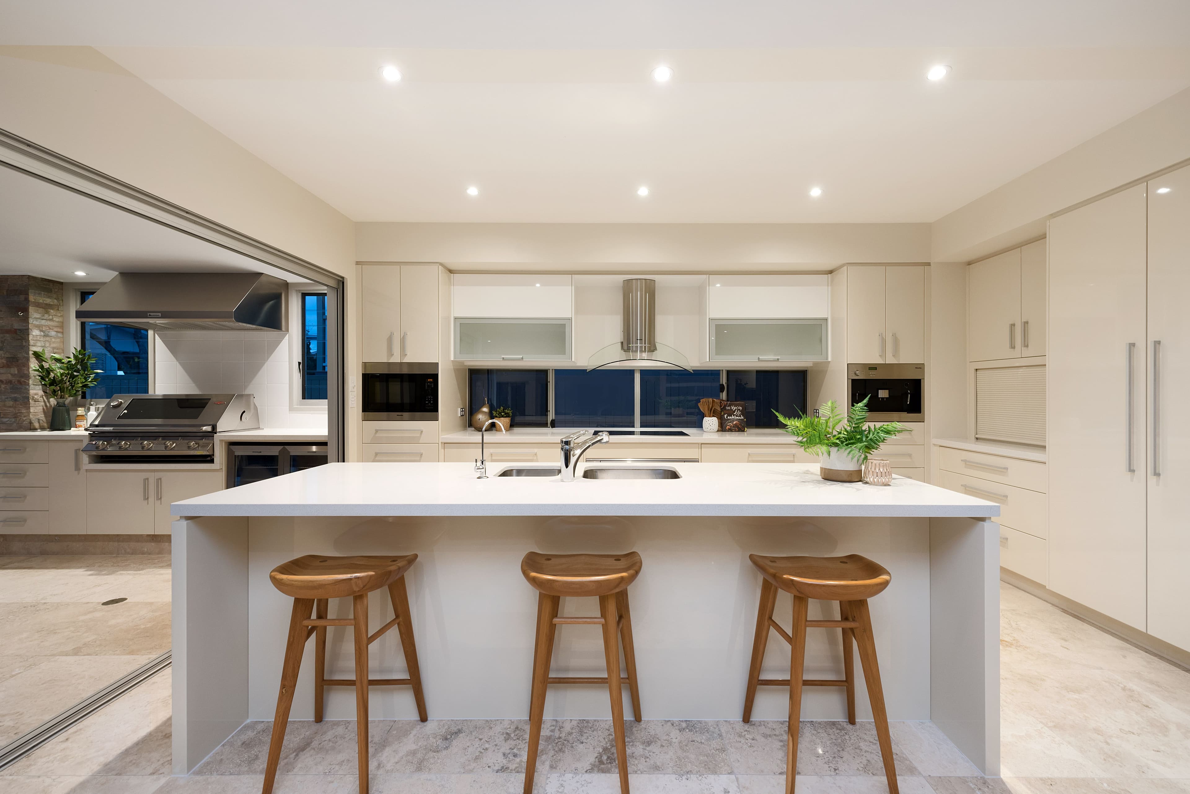 14 Renton Street, Camp Hill QLD 4152, Camp Hill - Thumbnail 4