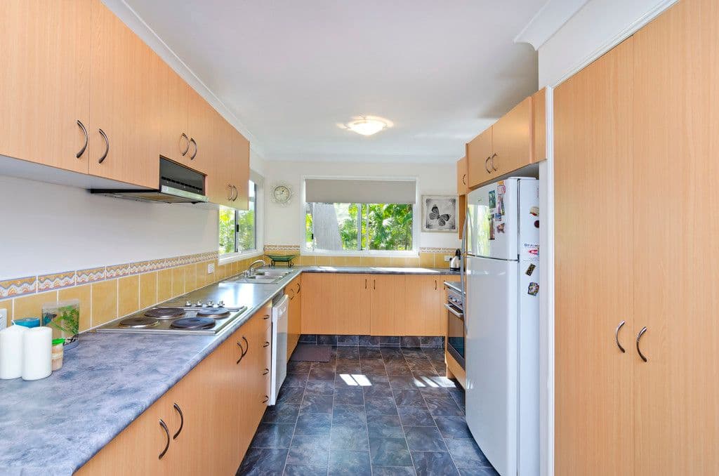 35 Currant Street, ELANORA QLD 4221, Elanora - Thumbnail 8