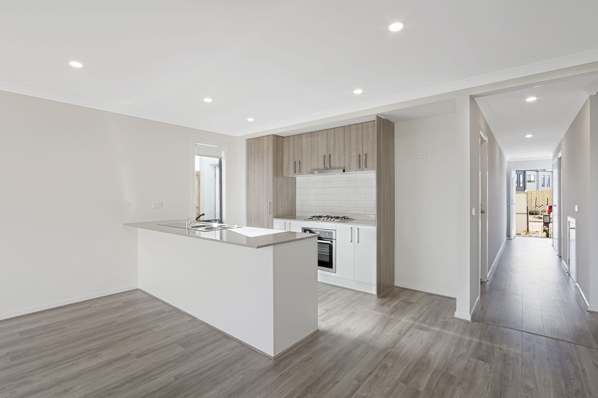 4 Hebrides Close, Cranbourne West VIC 3977, Cranbourne West - Image 1