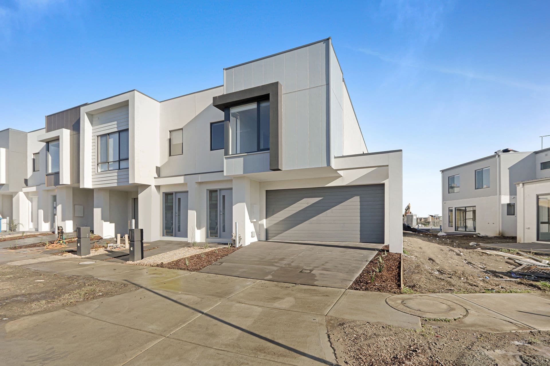 4 Hebrides Close, Cranbourne West VIC 3977, Cranbourne West - Thumbnail 2