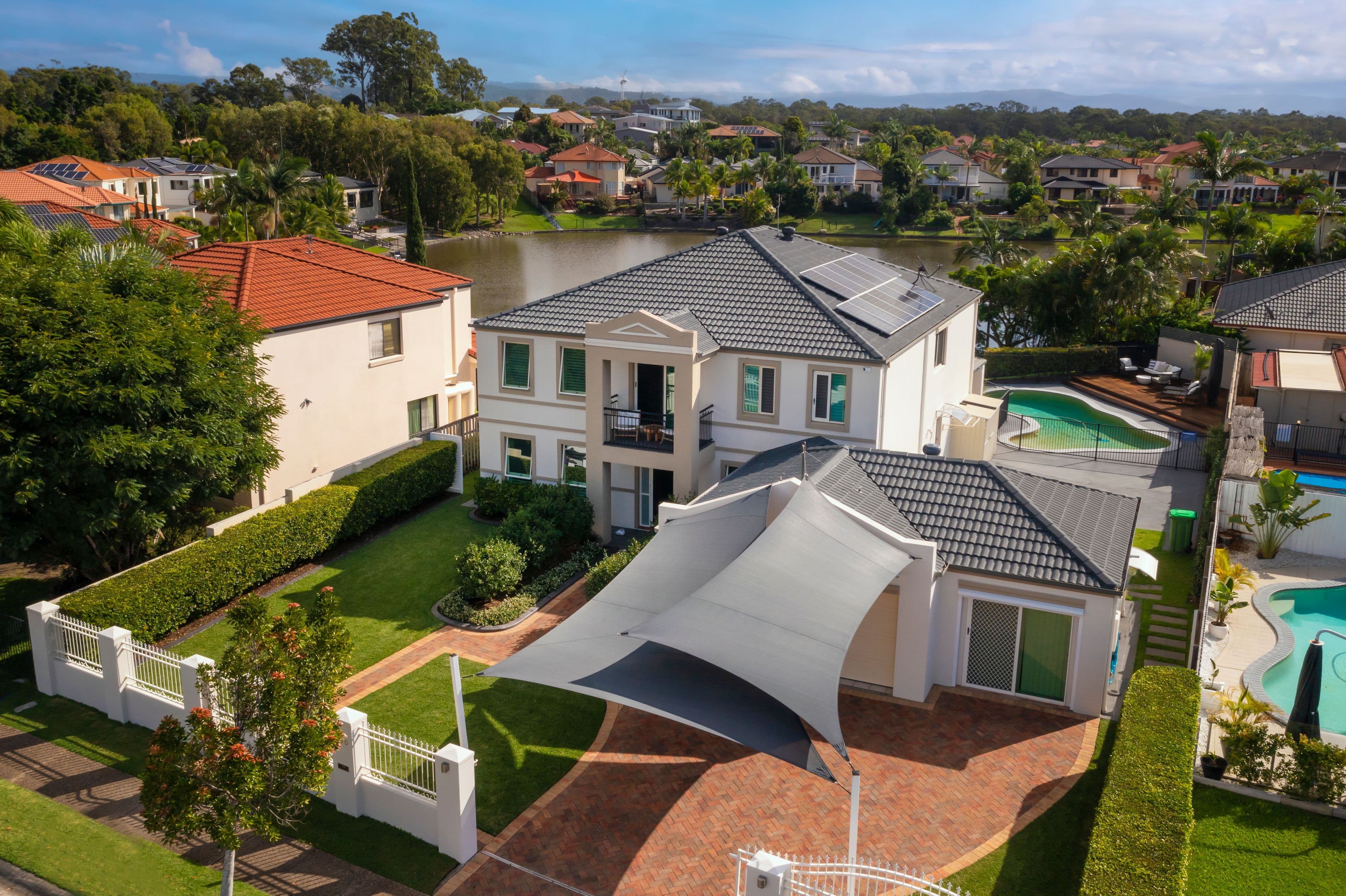 190 Dunlin Drive, Burleigh Waters QLD 4220, Burleigh Waters - Thumbnail 2