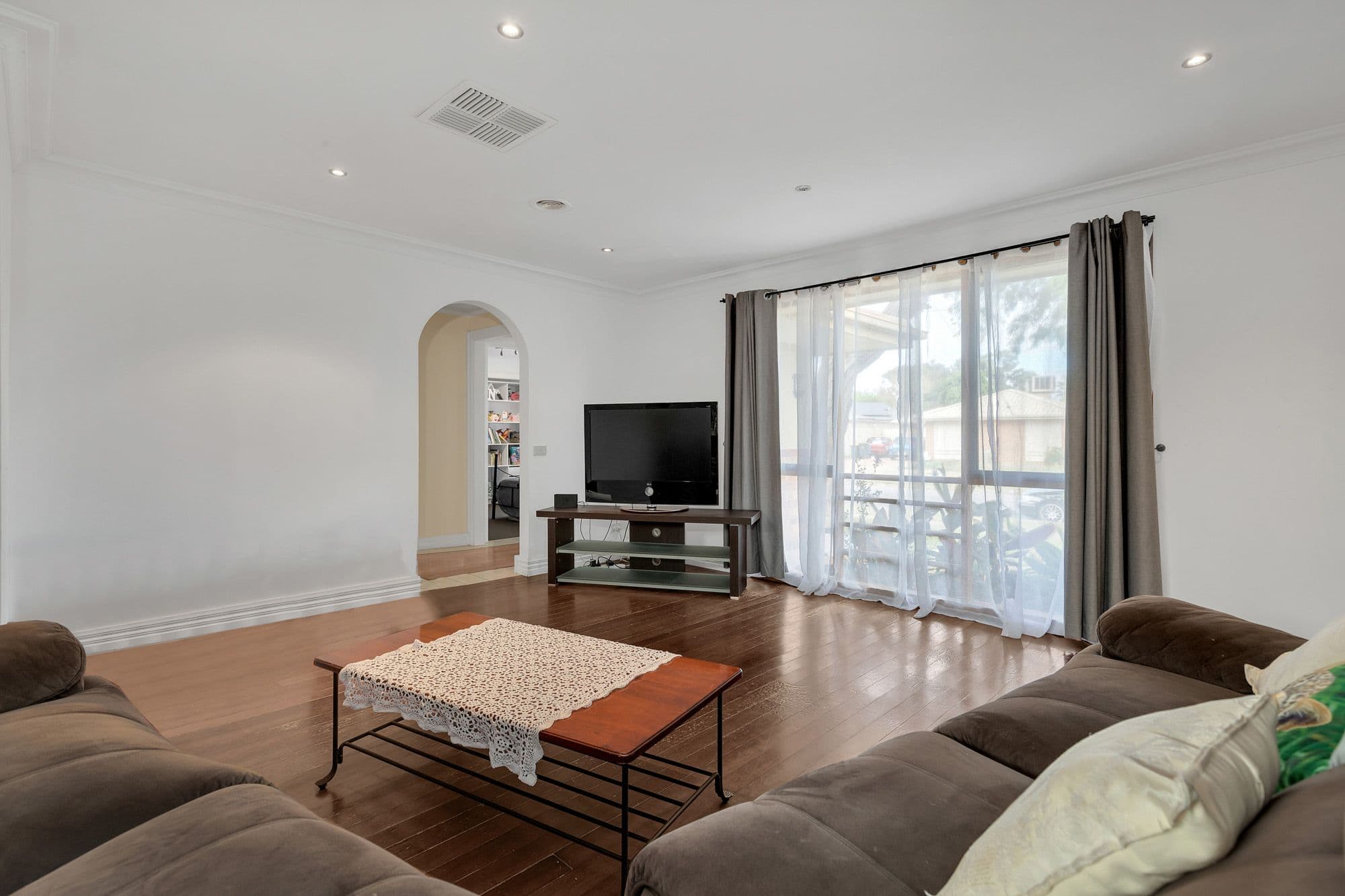 12 Whitehall Crescent, Werribee VIC 3030, Werribee - Thumbnail 2