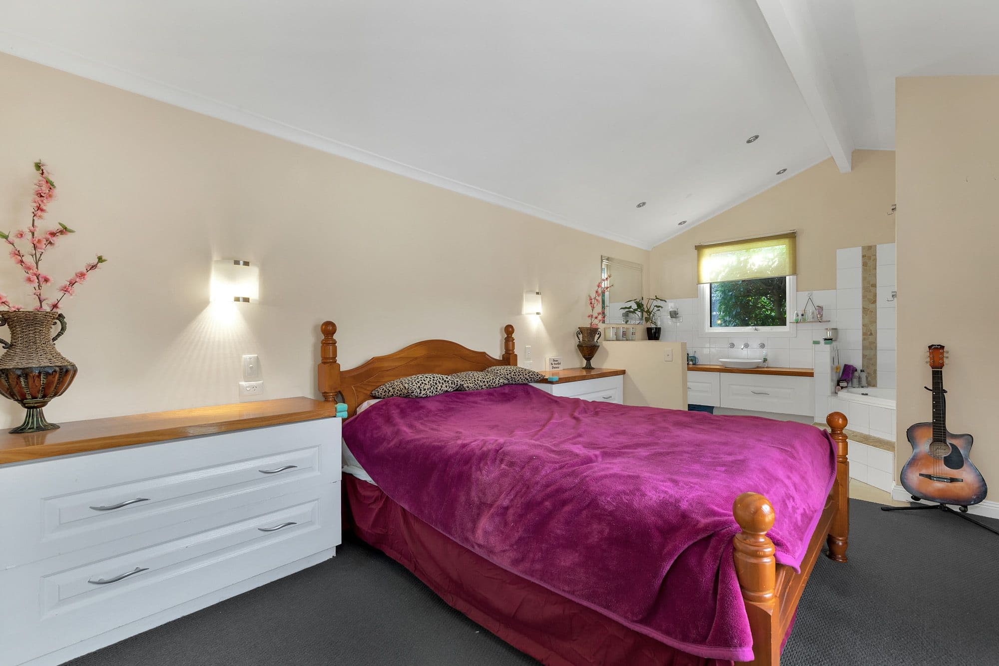 12 Whitehall Crescent, Werribee VIC 3030, Werribee - Thumbnail 3
