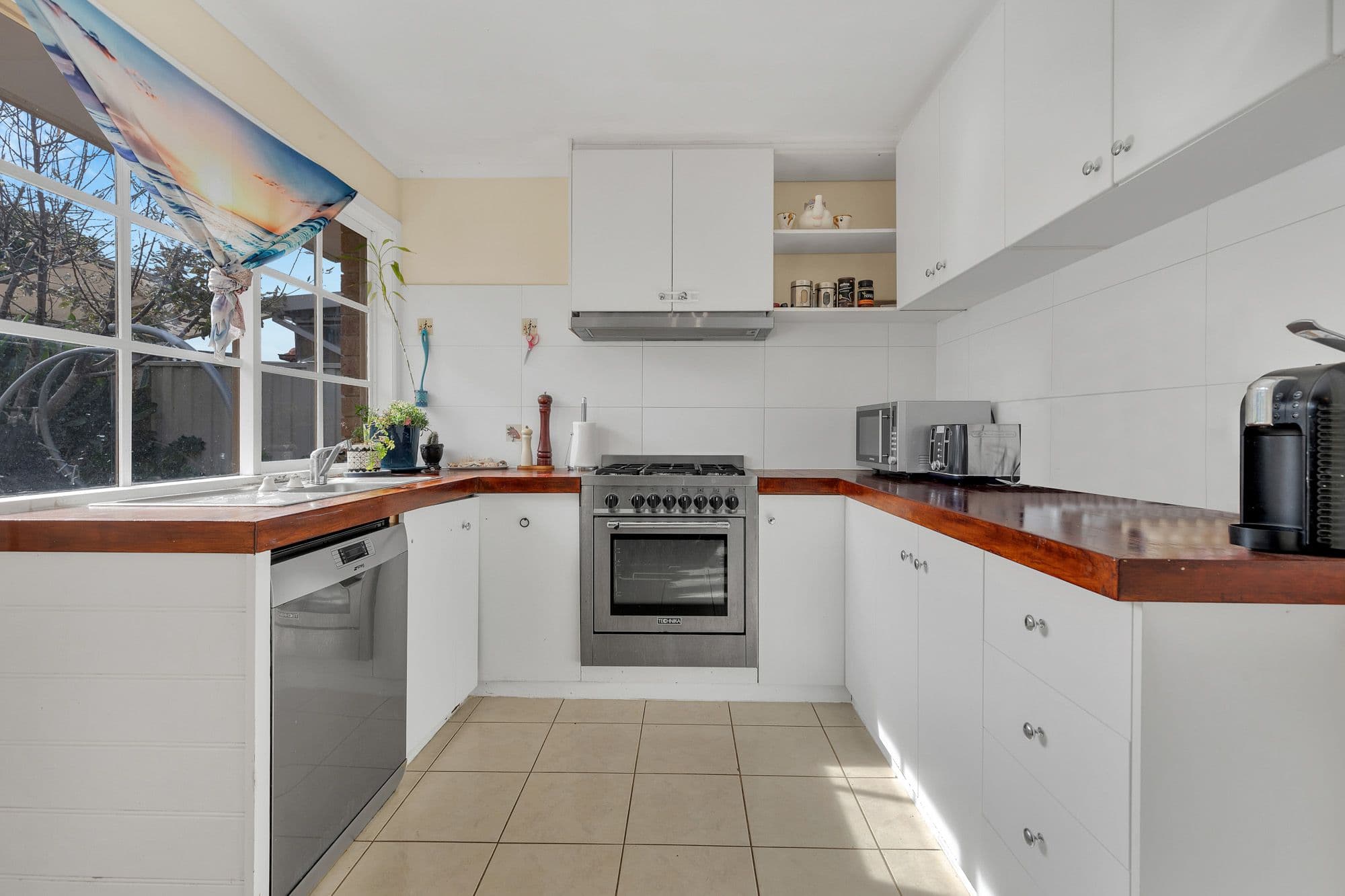 12 Whitehall Crescent, Werribee VIC 3030, Werribee - Thumbnail 5
