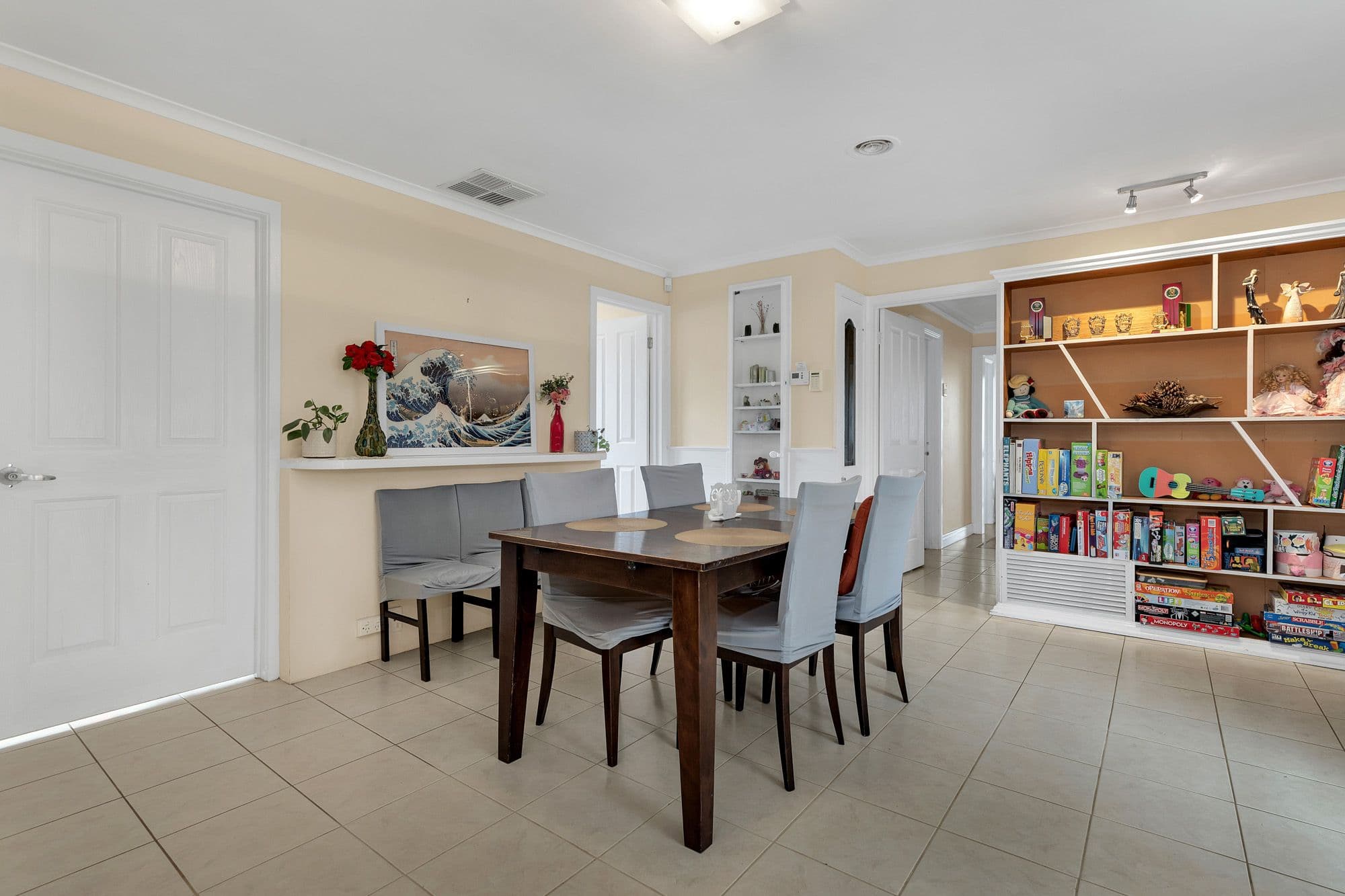 12 Whitehall Crescent, Werribee VIC 3030, Werribee - Thumbnail 6