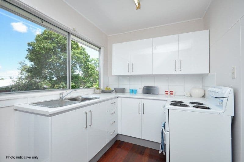 33 Yuletide Street, Holland Park West QLD 4121, Holland Park West - Thumbnail 2