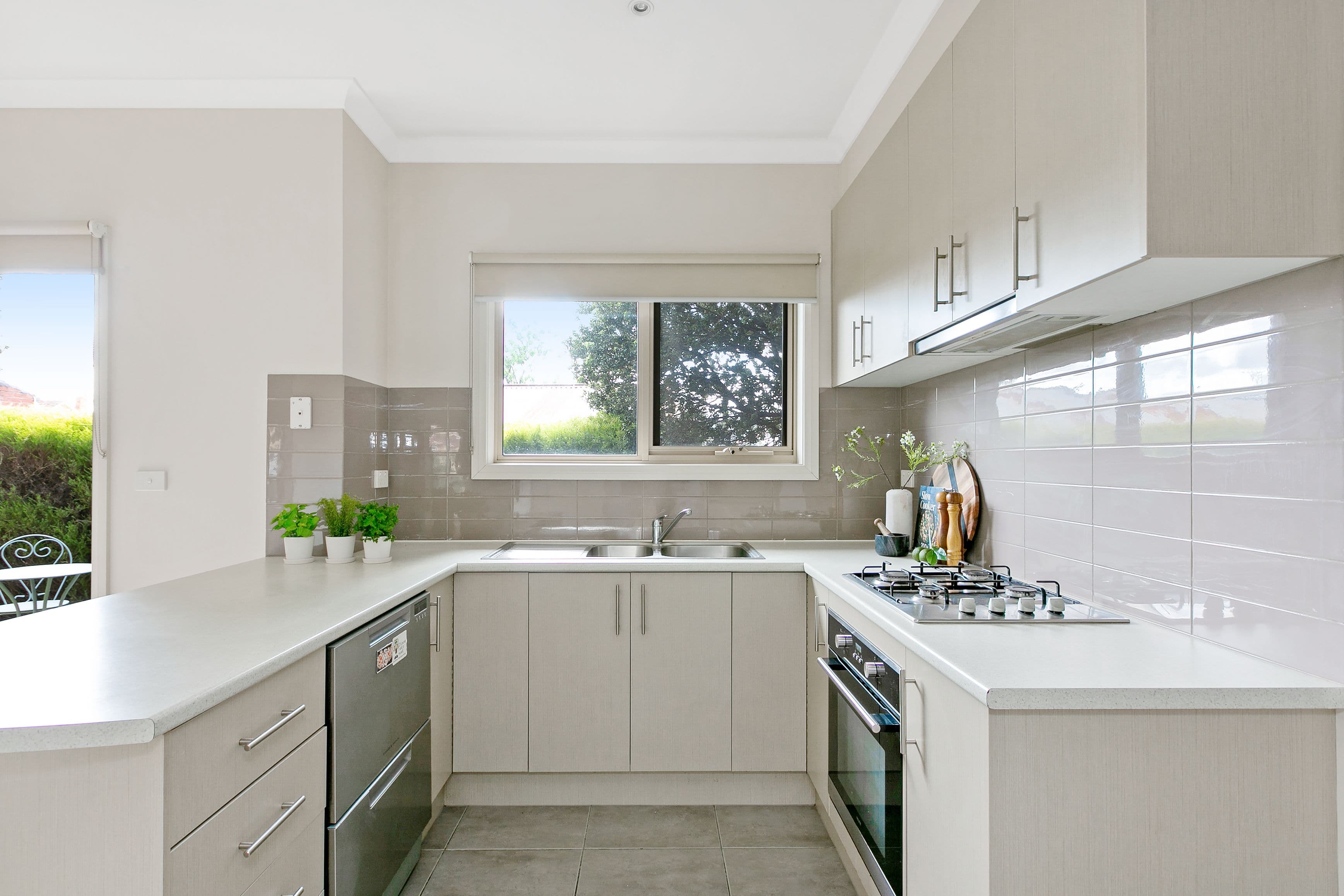 2B Carrol Street, Reservoir VIC 3073, Reservoir - Thumbnail 5