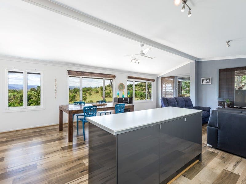 43 Glamorgan Vale Road, Lowood - Thumbnail 7
