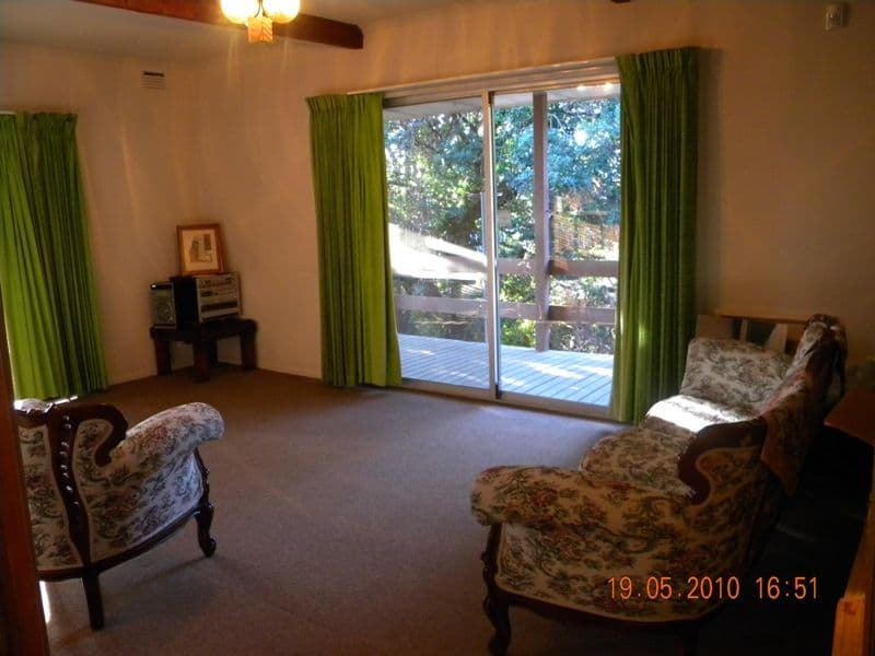 8 Goldsmith Avenue, RINGWOOD NORTH VIC 3134, Ringwood North - Thumbnail 3