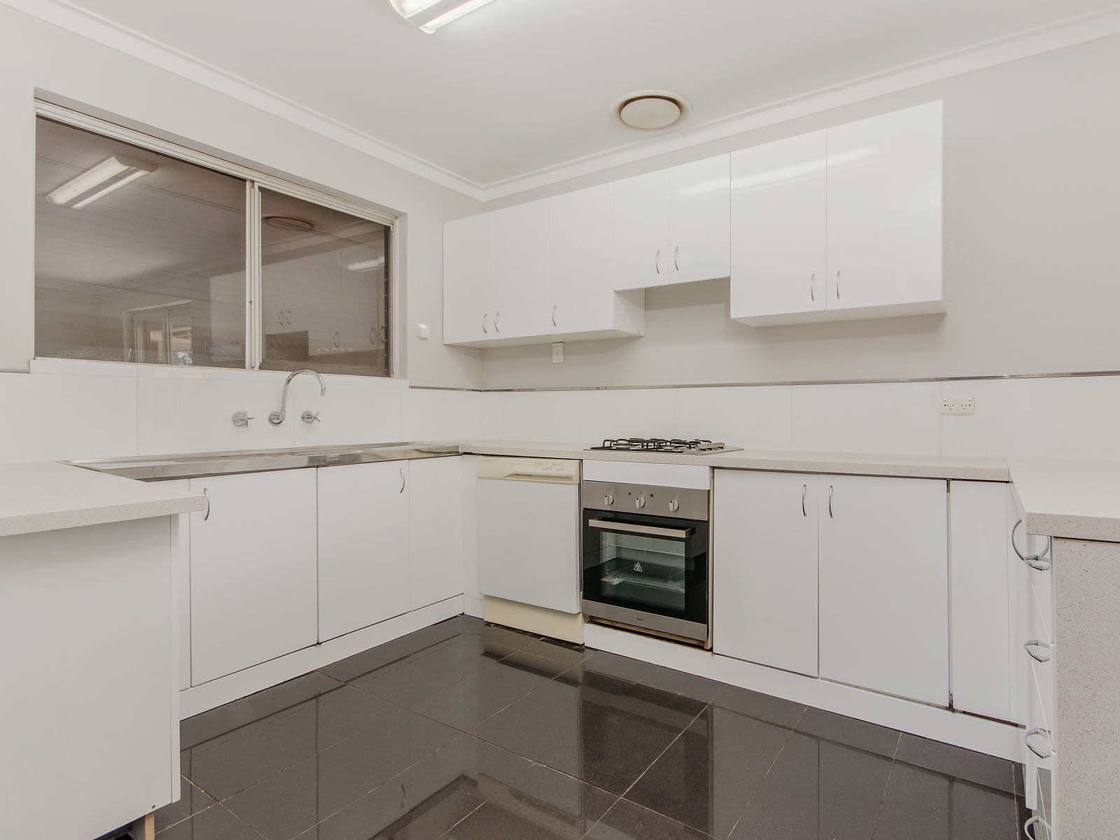 55 Fifth Avenue, Shoalwater WA 6169, Shoalwater - Thumbnail 4