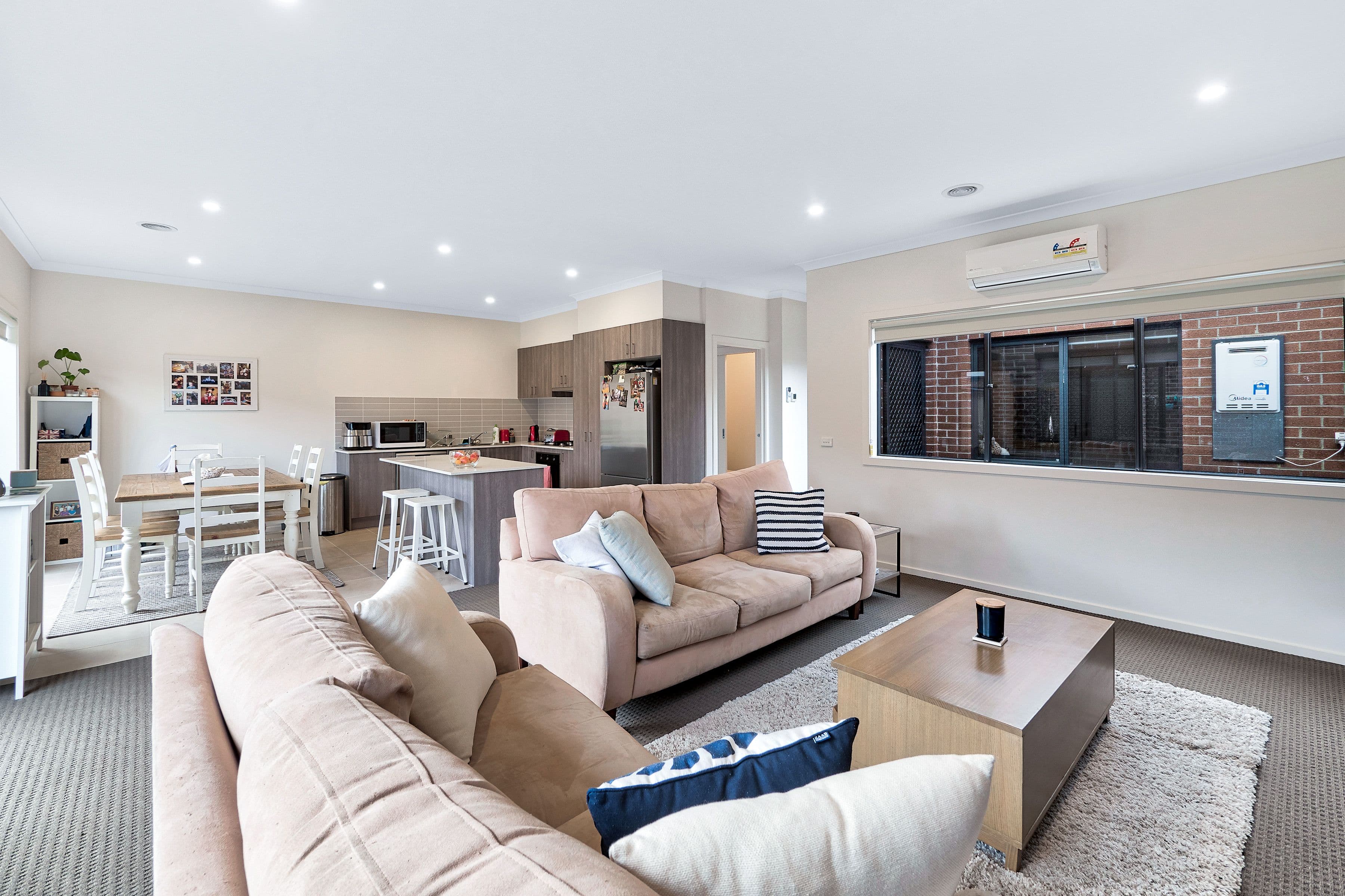 21 Cabernet Way, Pakenham VIC 3810, Pakenham - Thumbnail 6