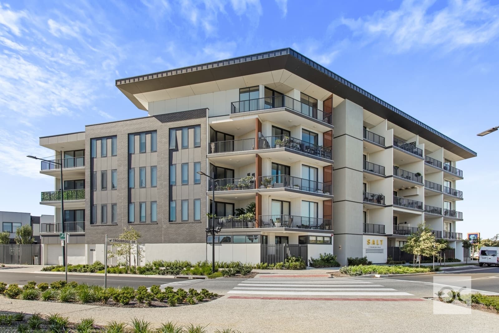 201/2 Troubridge Drive, West Lakes - Thumbnail 2