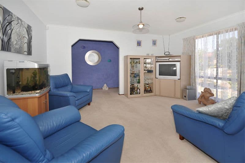 54 Rischbieth Crescent, GILMORE ACT 2905, Gilmore - Thumbnail 2