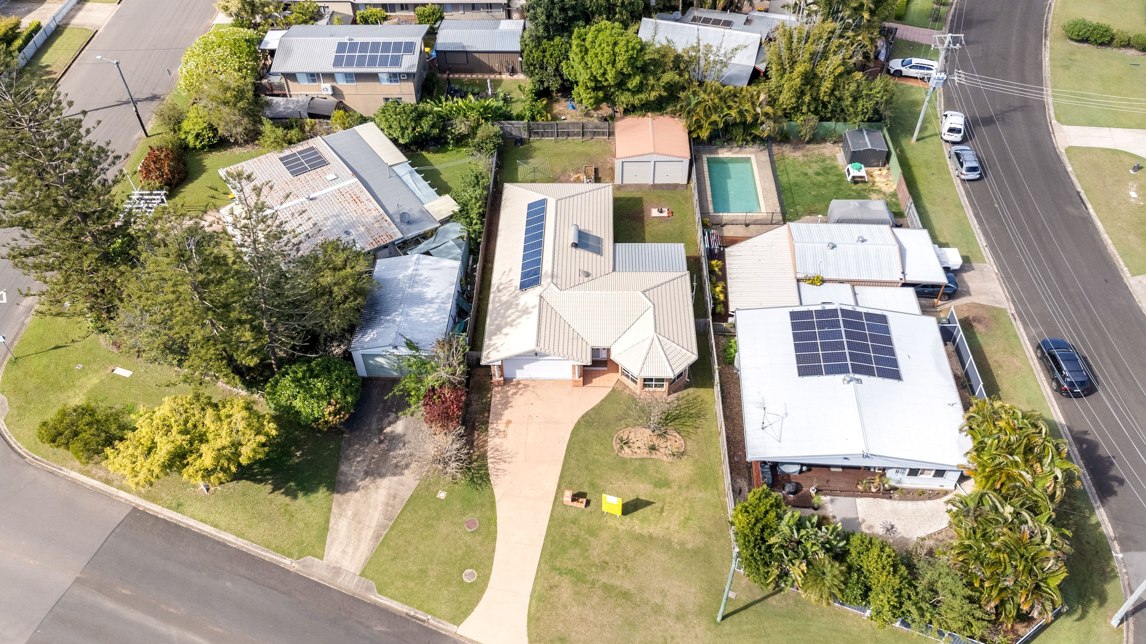 14 Wattle Street, Point Vernon QLD 4655, Point Vernon - Thumbnail 3