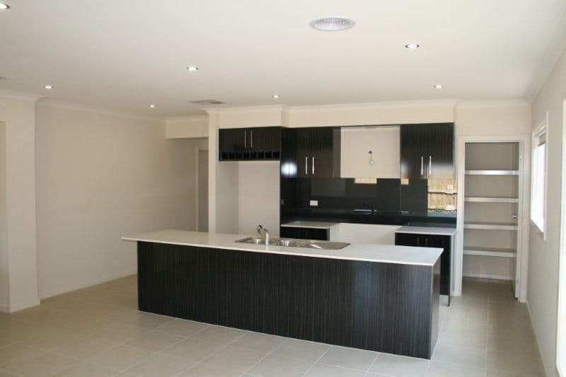 47 Dunbarton Drive, Eltham North, Eltham North - Thumbnail 2
