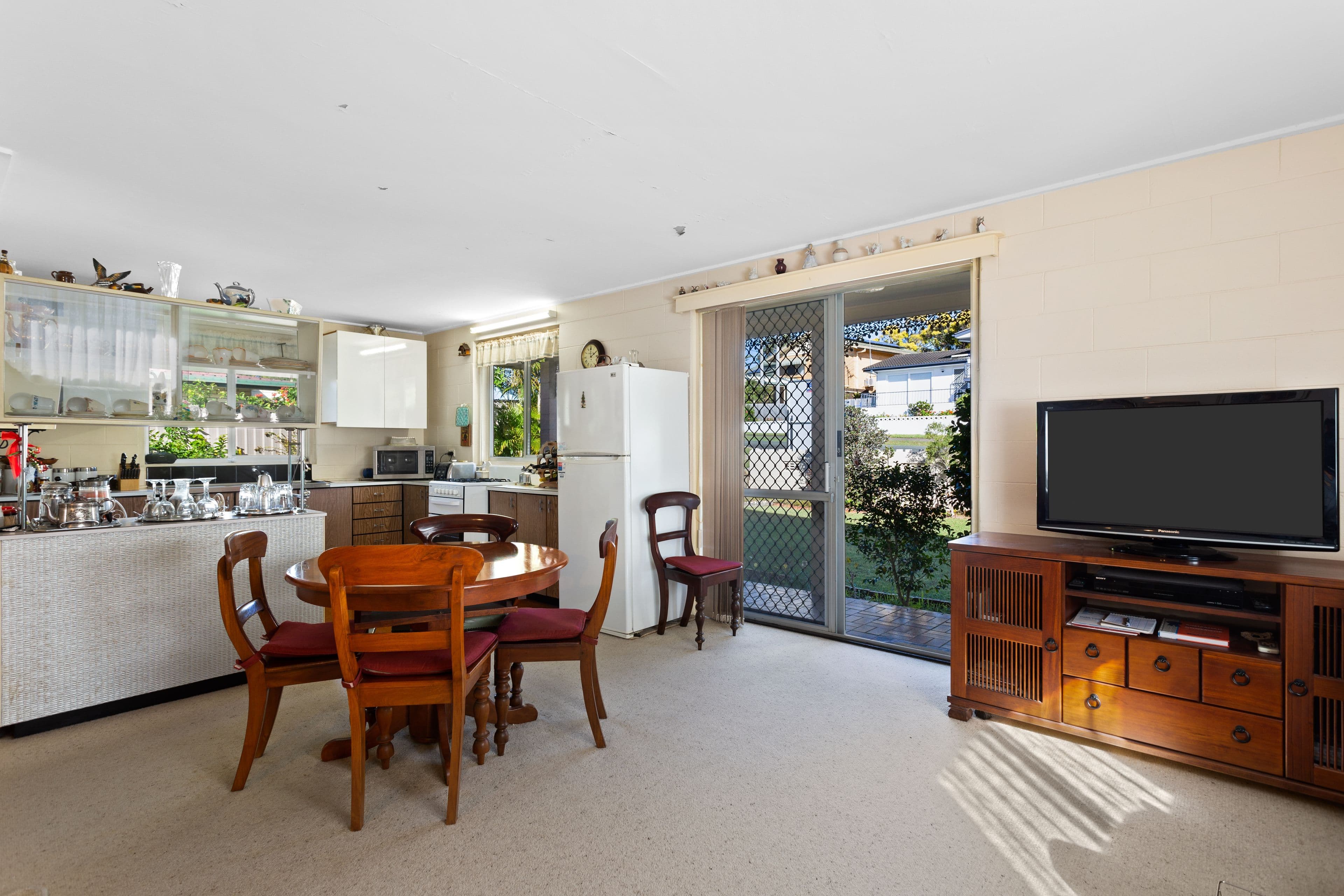 13 Nyora Street, Southport QLD 4215, Southport - Thumbnail 3