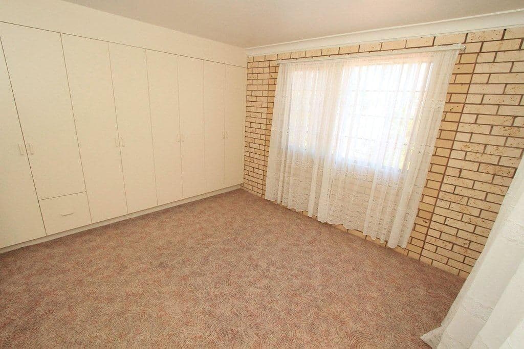38 Kingfisher Parade, NORMAN GARDENS QLD 4701, Norman Gardens - Thumbnail 2