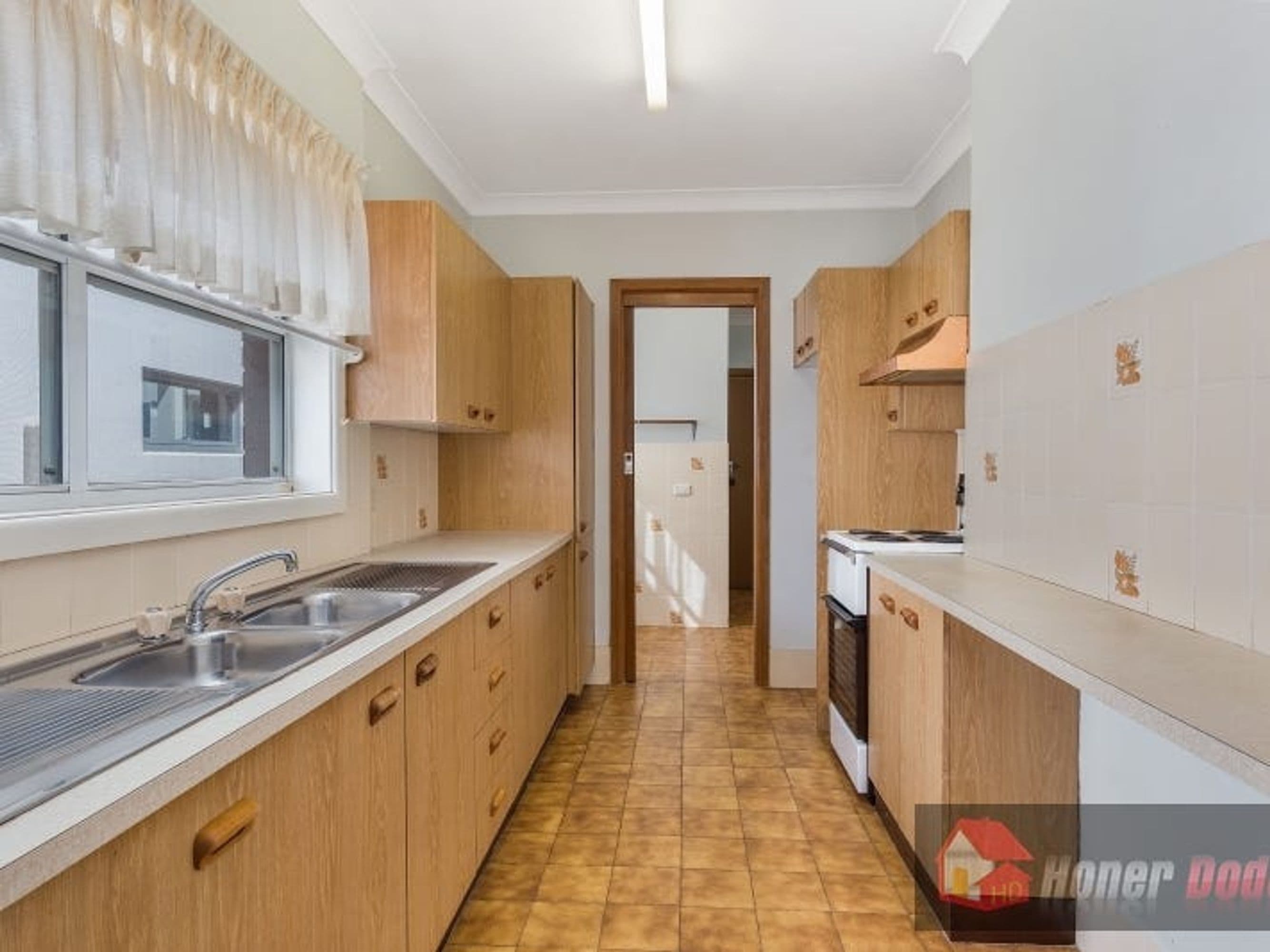 8 Lobb Crescent, Beverley Park, Beverley Park - Thumbnail 3