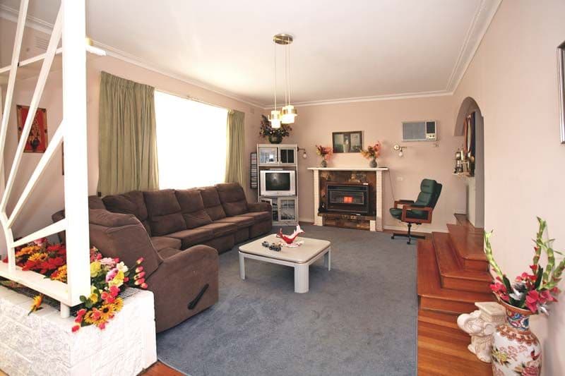 35   Bales Street, MOUNT WAVERLEY VIC 3149, Mount Waverley - Thumbnail 2