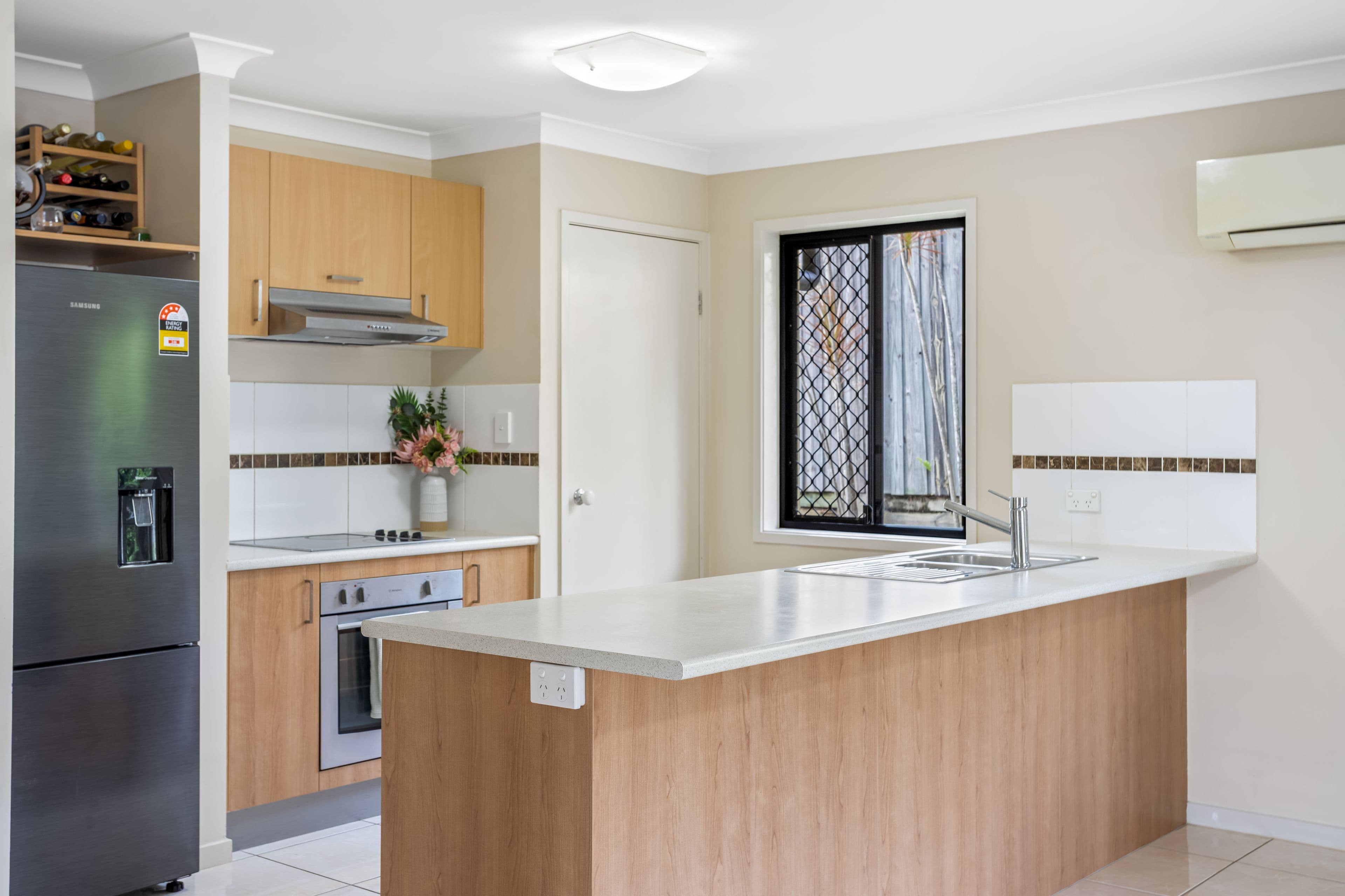6A Gascoyne Street, Pacific Pines QLD 4211, Pacific Pines - Thumbnail 4