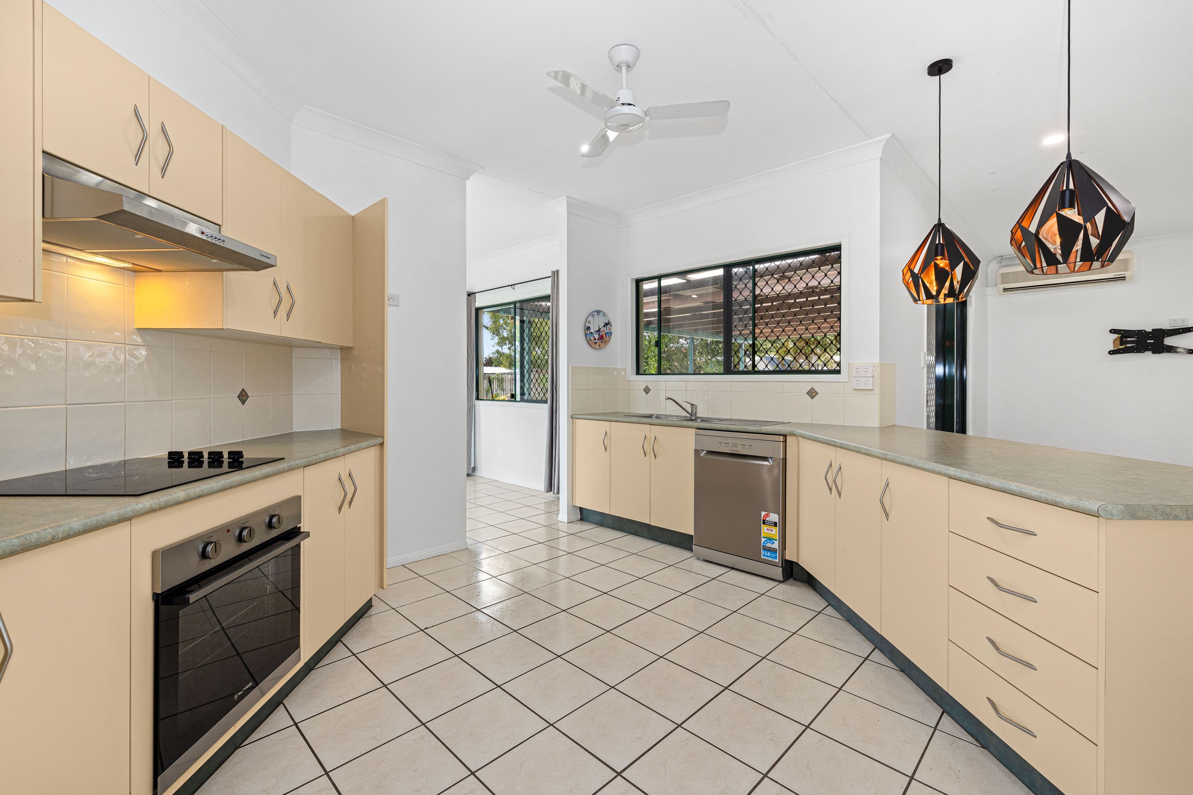 2 Hillgrove Court, Bushland Beach QLD 4818, Bushland Beach - Image 1