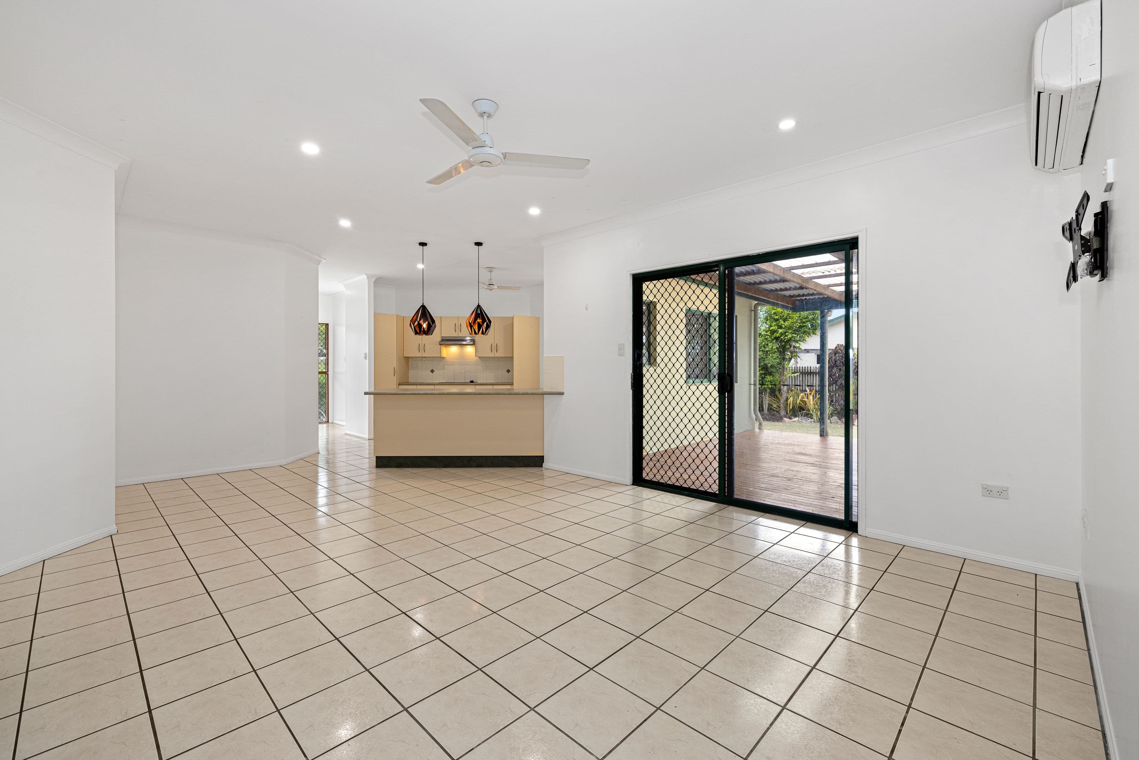 2 Hillgrove Court, Bushland Beach QLD 4818, Bushland Beach - Thumbnail 4
