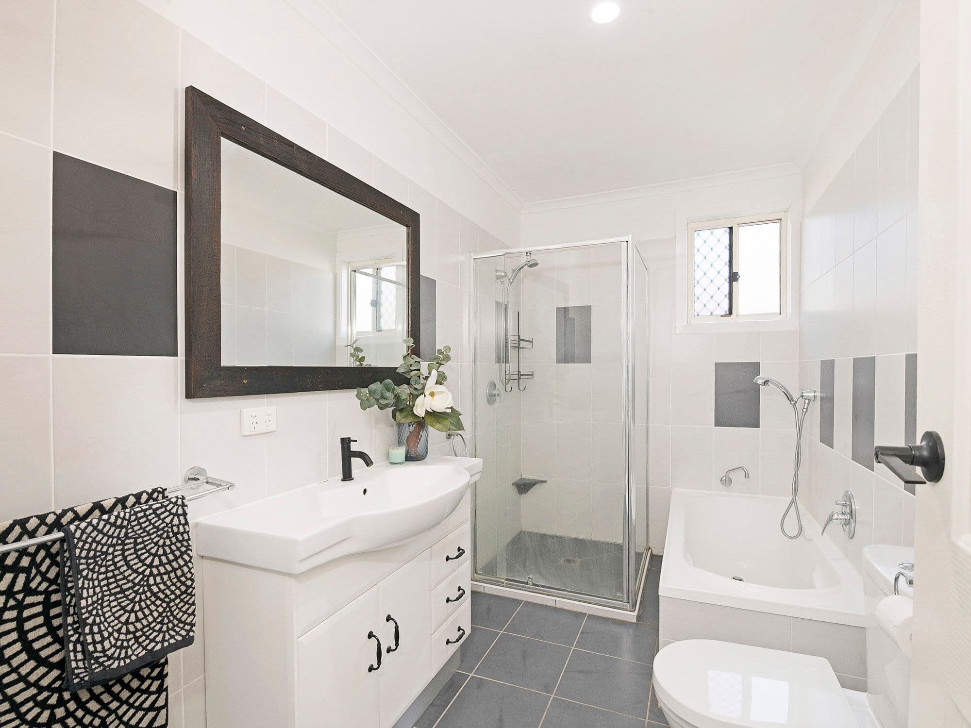 145 Broadwater Road, Mount Gravatt East QLD 4122, Upper Mount Gravatt - Thumbnail 6