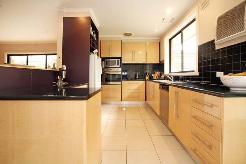 54  Bogong Avenue, GLEN WAVERLEY VIC 3150, Glen Waverley - Thumbnail 4
