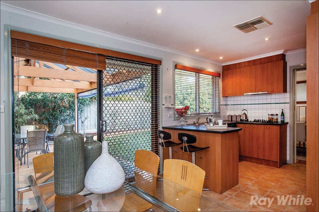 6 Calderwood Avenue, Wheelers Hill VIC 3150, Wheelers Hill - Thumbnail 4